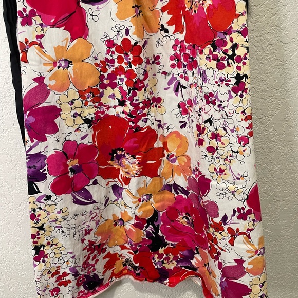 Adorable size 12 Floral Dress - Picture 4 of 7